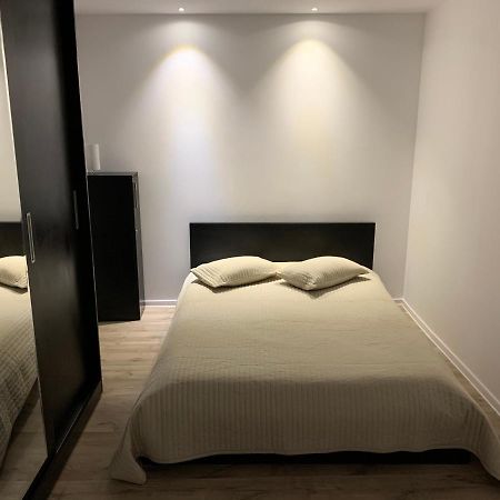 Apartment City Center Πιτέστι Εξωτερικό φωτογραφία