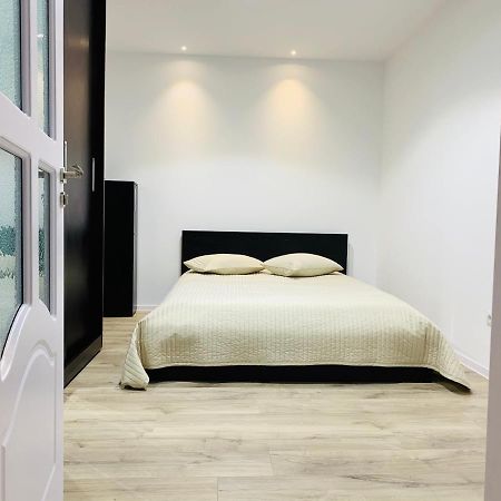 Apartment City Center Πιτέστι Εξωτερικό φωτογραφία